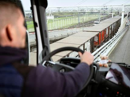 LeShuttle Freight Celebrates with Launch of Driver Companion App